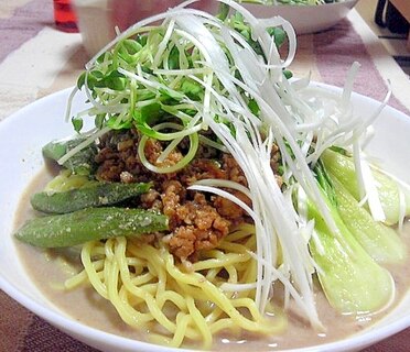 ボリュームたっぷり冷やし担々麺